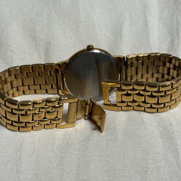 Women’s Citizen Gold Watch - Picture 6 of 7